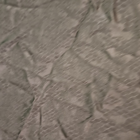 Giorgio Armani Vintage 100% Silk Scarf - Picture 6 of 10